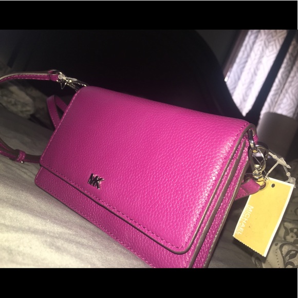Michael Kors Phone Crossbody Bag - Picture 1 of 7